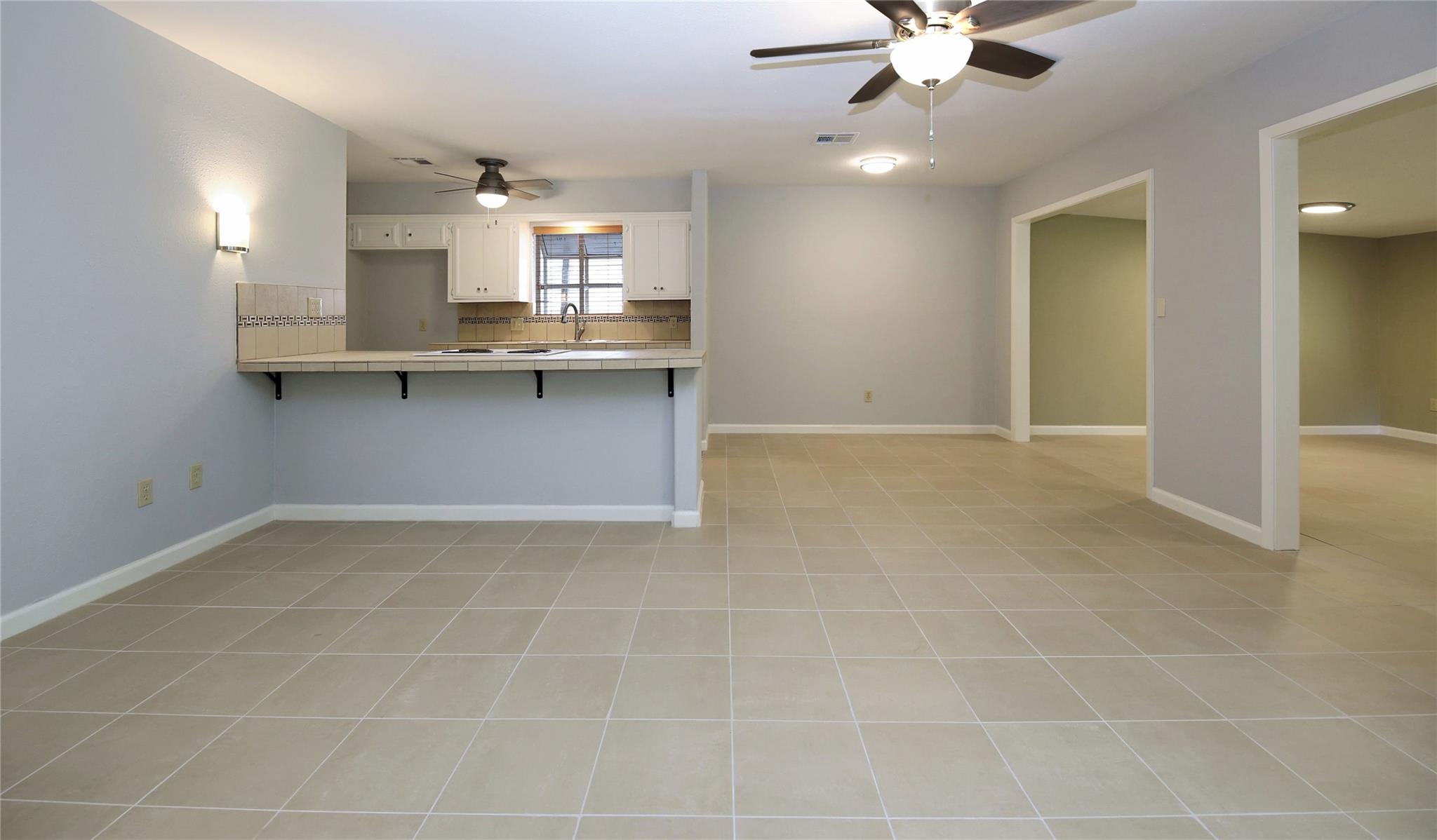 2806 Bluebonnet Street