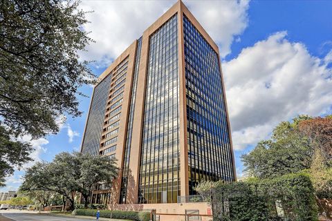 Photo of 5150 Hidalgo Street #1303, Houston, TX 77056 (MLS # 52518701)