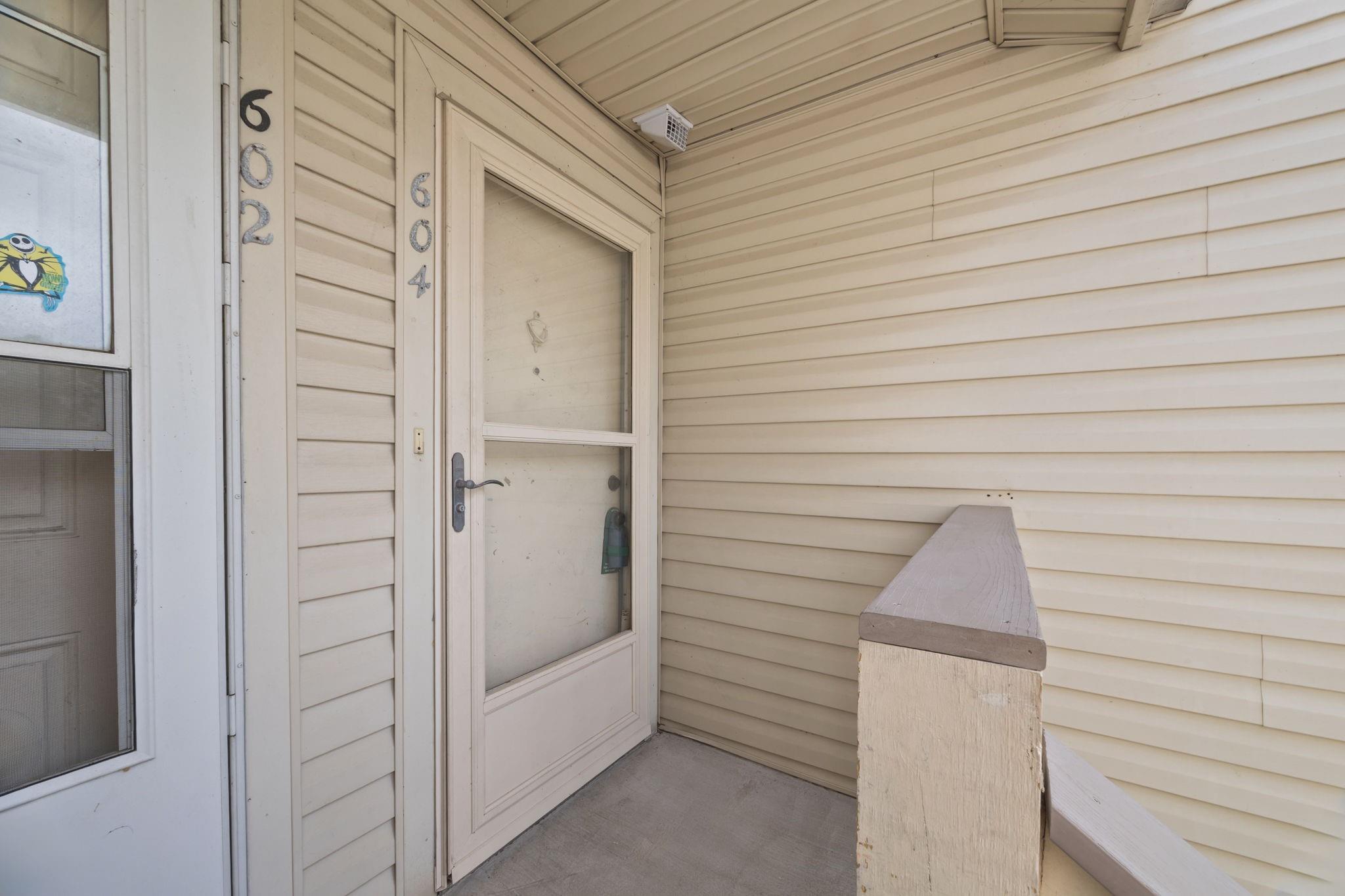 7600 Emmett F Lowry Expressway 604