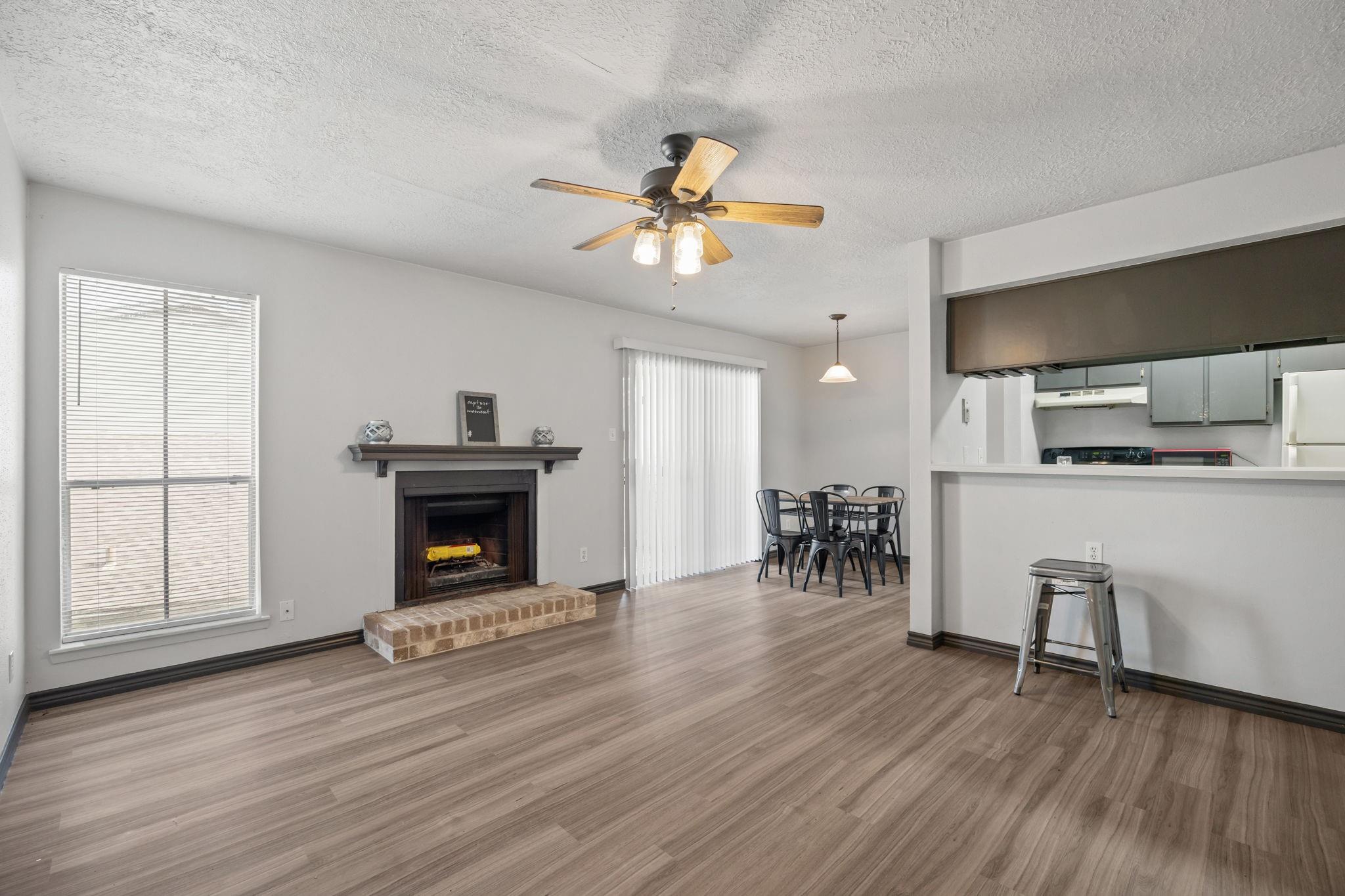 7600 Emmett F Lowry Expressway 604