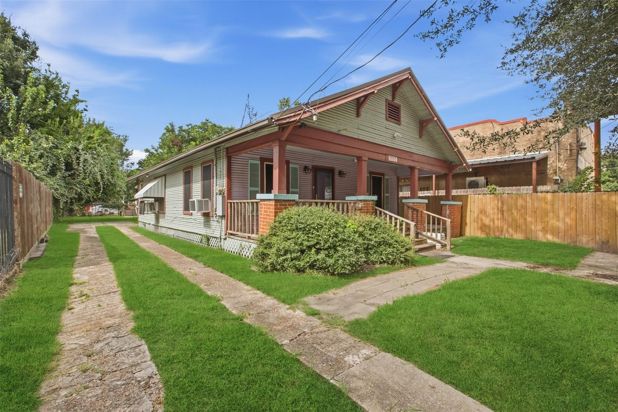 5005 Lyons Avenue