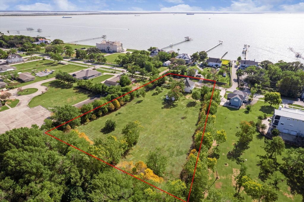 Photo of 618 Bayridge Road, La Porte, TX 77571 (MLS # 3140739)