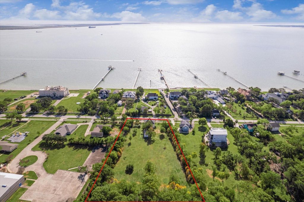 Photo of 618 Bayridge Road, La Porte, TX 77571 (MLS # 3140739)