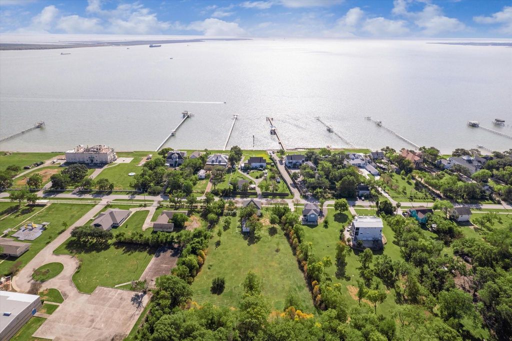 Photo of 618 Bayridge Road, La Porte, TX 77571 (MLS # 3140739)