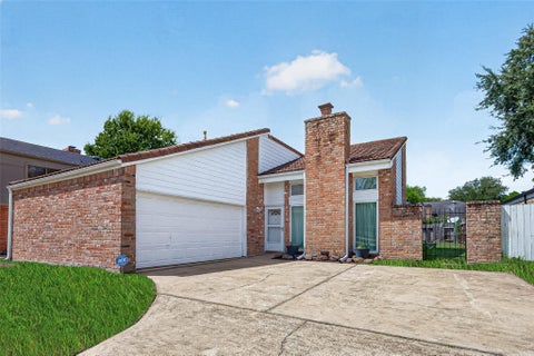 Photo of 6138 Gallant Forest Drive, Houston, TX 77088 (MLS # 13743781)