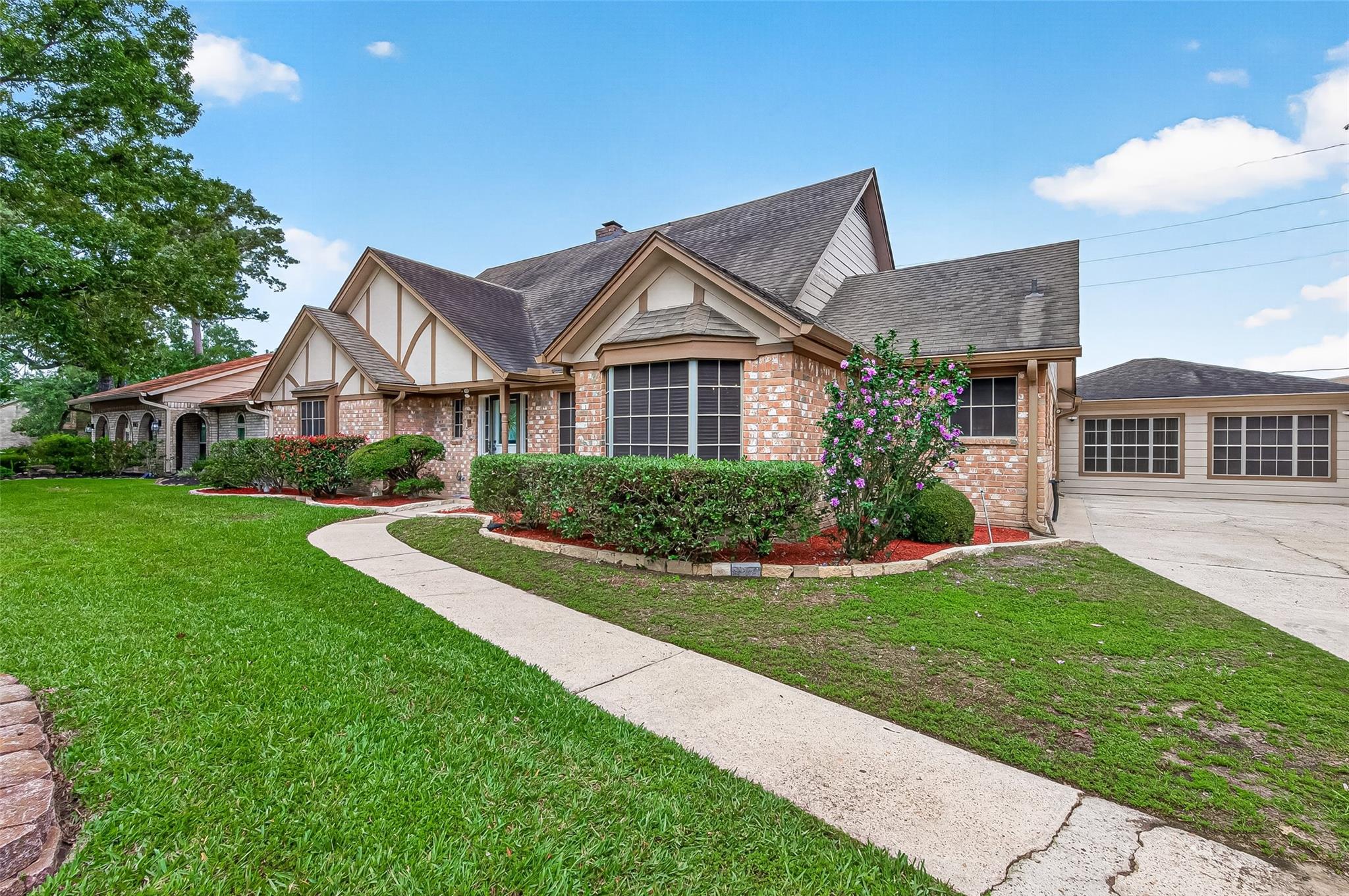 607 E Cypresswood Drive