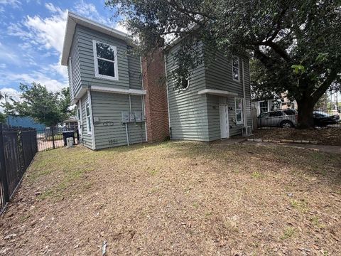 Photo of 702 E Main Street, Brenham, TX 77833 (MLS # 55917315)