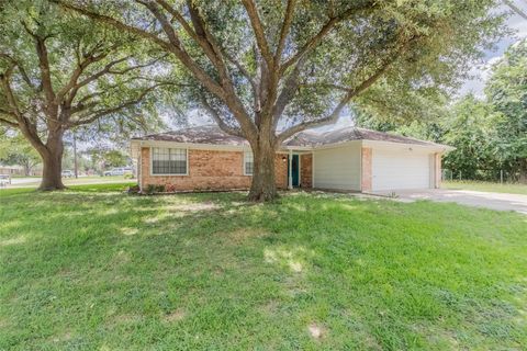Photo of 923 N Hull Street St, Caldwell, TX 77836 (MLS # 28587076) Photo of 923 N Hull Street St, Caldwell, TX 77836 (MLS # 28587076)