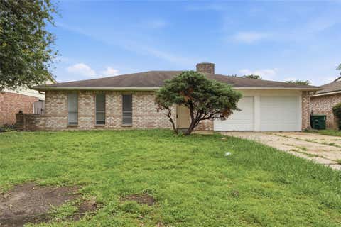 Photo of 6122 S Greenpark Drive, Houston, TX 77072 (MLS # 6030461)