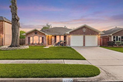 Photo of 8227 Squires Place Drive, Houston, TX 77083 (MLS # 83927328)