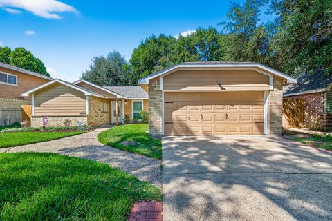 Photo of 2719 S Brompton Drive, Pearland, TX 77584 (MLS # 89295762) Photo of 2719 S Brompton Drive, Pearland, TX 77584 (MLS # 89295762)