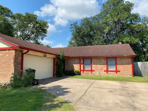 Photo of 2811 Pilgrims Point Drive, Webster, TX 77598 (MLS # 95494042)