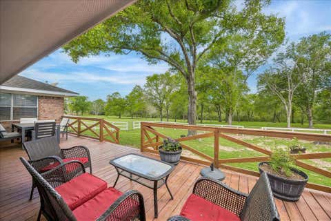 Homes For Sale - 2919 Centerhill Circle<br/> Bellville, TX 77418