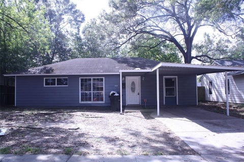 Photo of 5818 Westover Street, Houston, TX 77033 (MLS # 14095072)