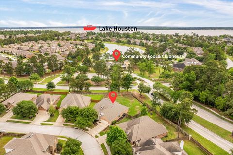 Homes For Sale - 16802 Cherokee Lake Lane<br/> Houston, TX 77044