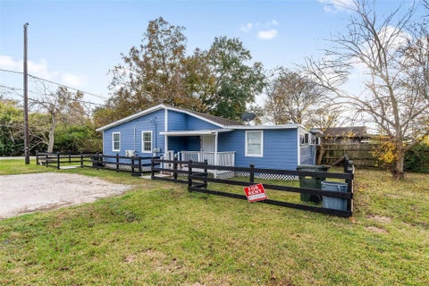 Photo of 4126 Paladino Street, Bacliff, TX 77518 (MLS # 13194290)