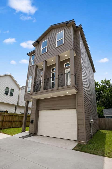 Photo of 1226 E 23rd Street, Houston, TX 77009 (MLS # 5602203)