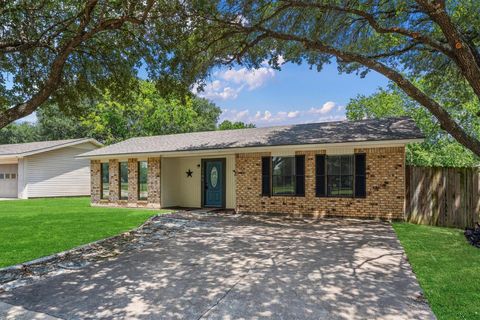 Photo of 1103 Haines Drive, College Station, TX 77840 (MLS # 3666751)
