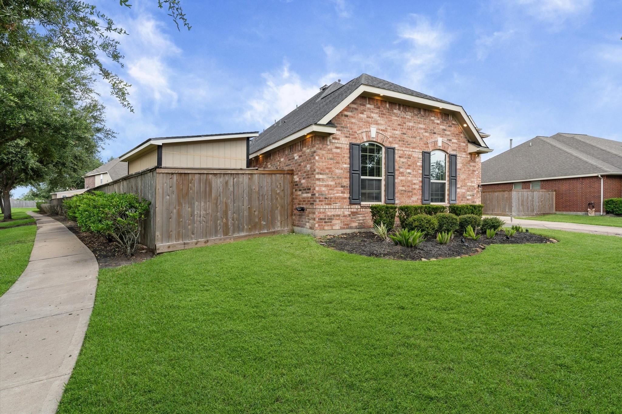 14016 Savannah Landing Lane