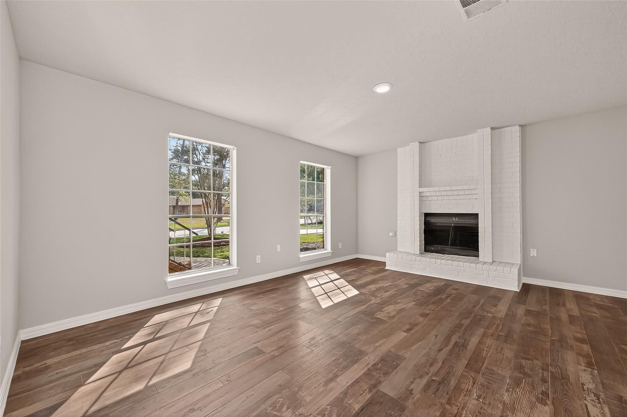 2923 Royal Glen Drive