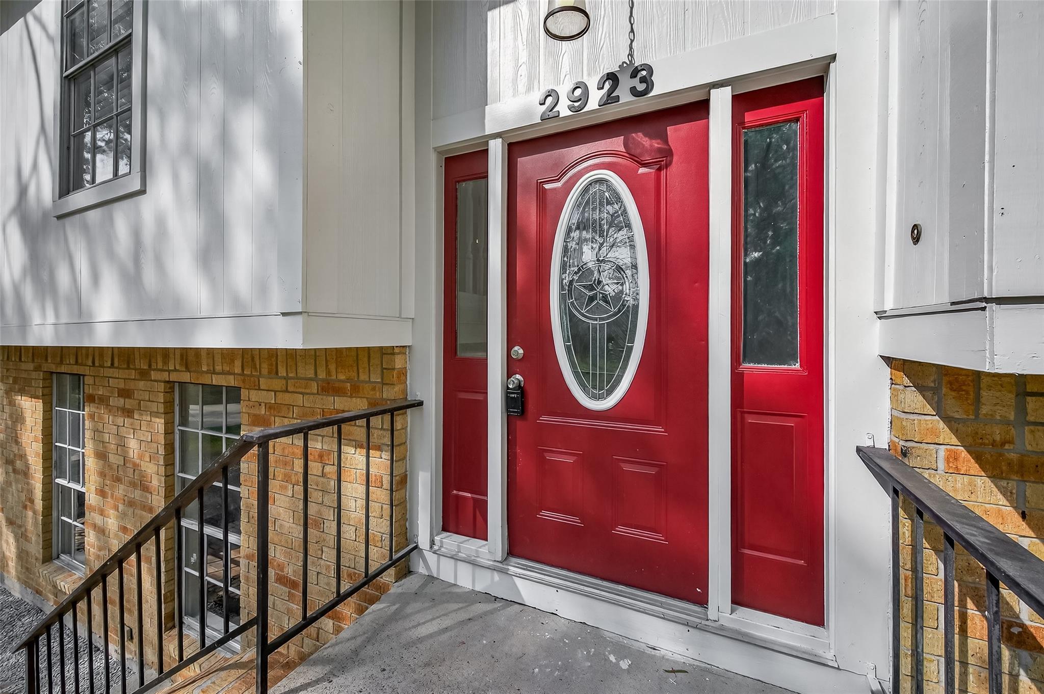 2923 Royal Glen Drive