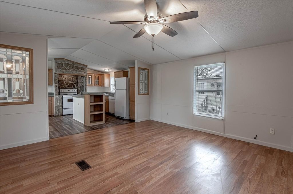 Photo of 1961 Quality Boulevard #15, Huntsville, TX 77340 (MLS # 94958853)