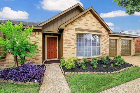 Photo of 1906 Iron Ridge, Sugar Land, TX 77478 (MLS # 29803865)