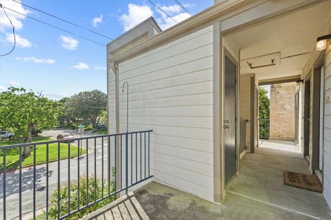 Photo of 7144 N Holiday Drive, Galveston, TX 77550 (MLS # 74212704)