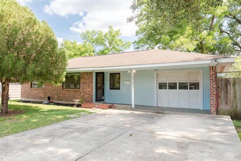 Photo of 6131 Grape Street, Houston, TX 77074 (MLS # 60524139)