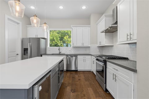 Photo of 2102 Bello Amanecer Lane, Houston, TX 77055 (MLS # 22247977)
