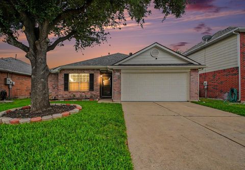 Photo of 9806 Revelstoke Drive, Houston, TX 77086 (MLS # 83528145)