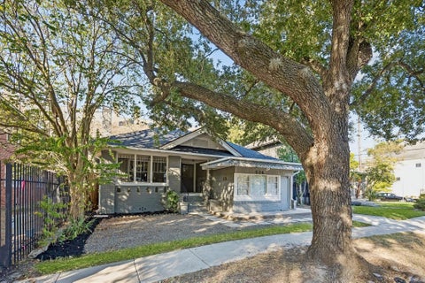 Photo of 524 Hawthorne Street, Houston, TX 77006 (MLS # 87706488)
