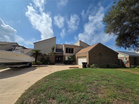 Photo of 3013 Beluche Drive, Galveston, TX 77551 (MLS # 23434920)