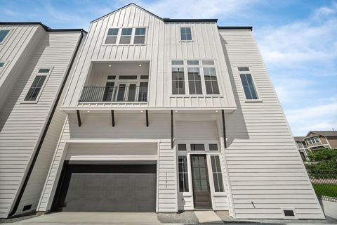 Photo of 1193 W 19th Street, Houston, TX 77008 (MLS # 67649845)