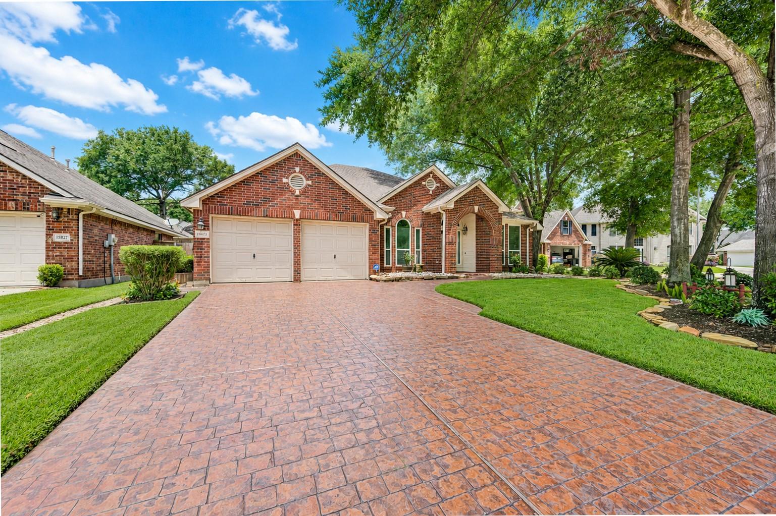 15831 Laurel Cove Cove