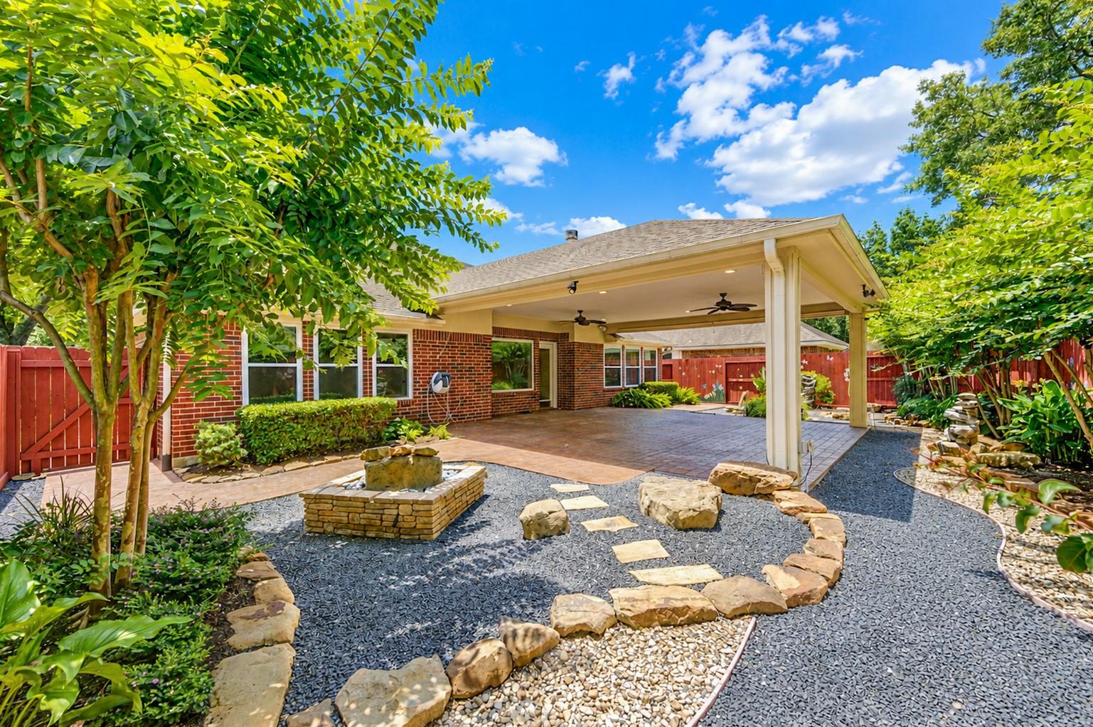15831 Laurel Cove Cove