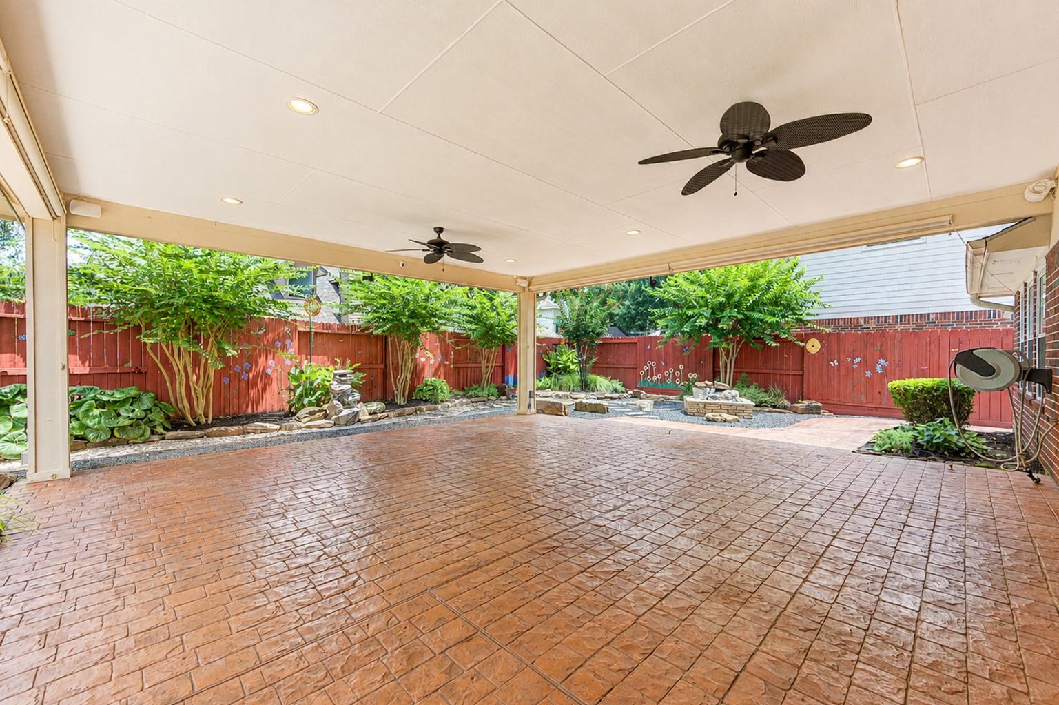 15831 Laurel Cove Cove