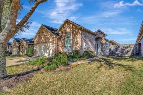 Photo of 1619 Berlino Drive, Pearland, TX 77581 (MLS # 58604232)