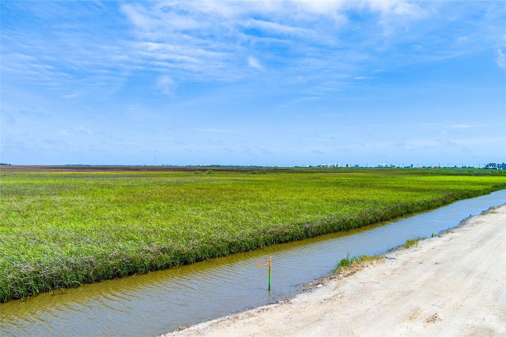 Photo of 40 S Tuna Ave, Crystal Beach, TX 77650 (MLS # 48696416)