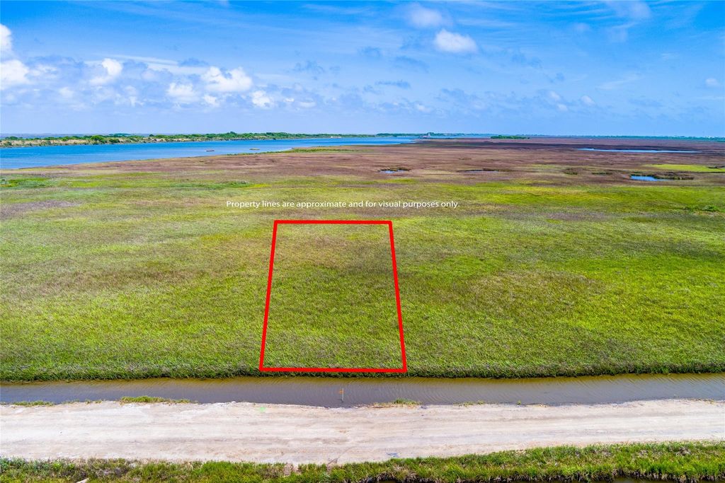 Photo of 40 S Tuna Ave, Crystal Beach, TX 77650 (MLS # 48696416)