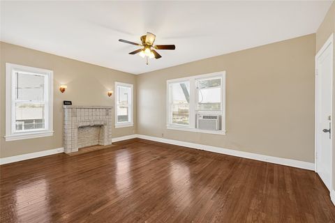 Photo of 4304 Pease St #4, Houston, TX 77023 (MLS # 62772637)