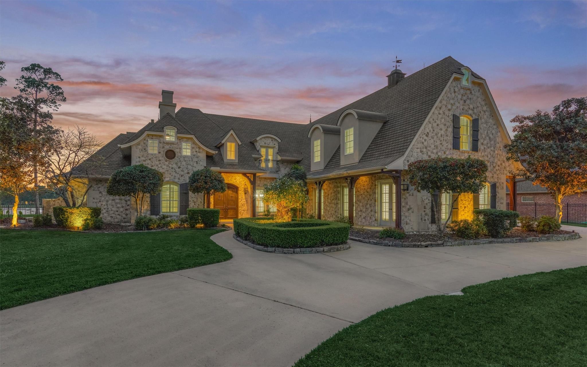 28207 E Benders Landing Boulevard