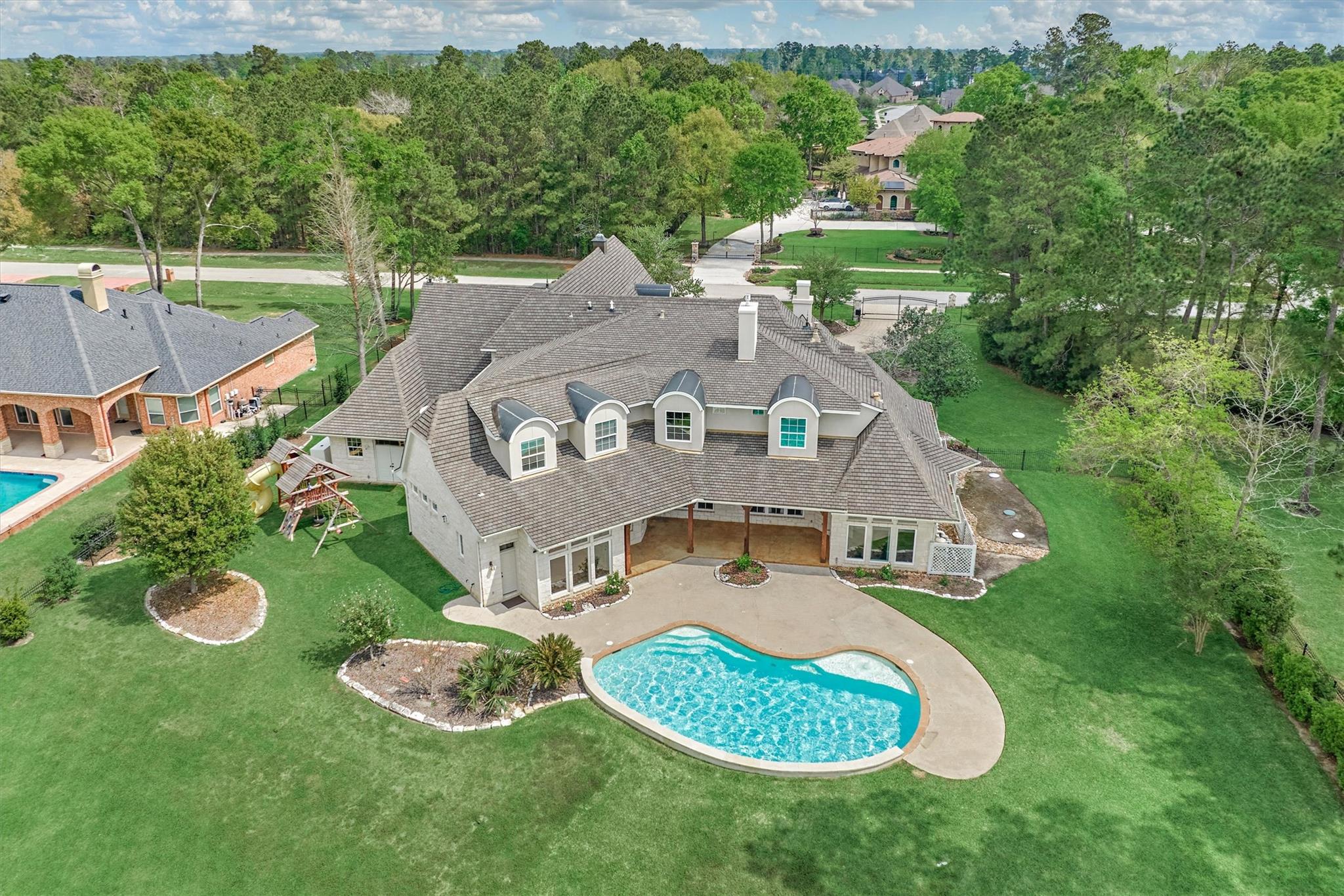 28207 E Benders Landing Boulevard