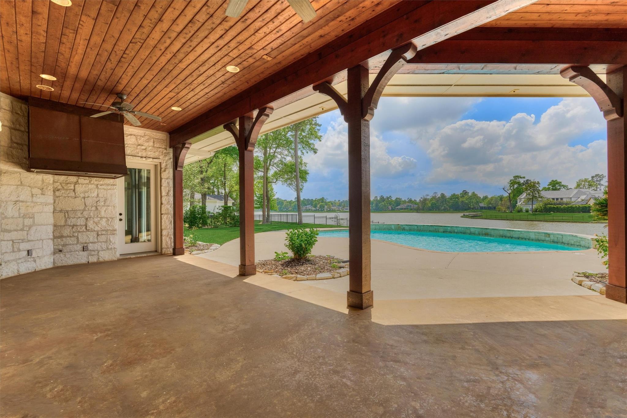 28207 E Benders Landing Boulevard