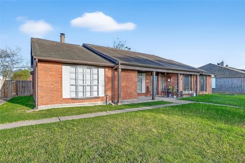Photo of 9111 Benthos Drive, Houston, TX 77083 (MLS # 22350324)