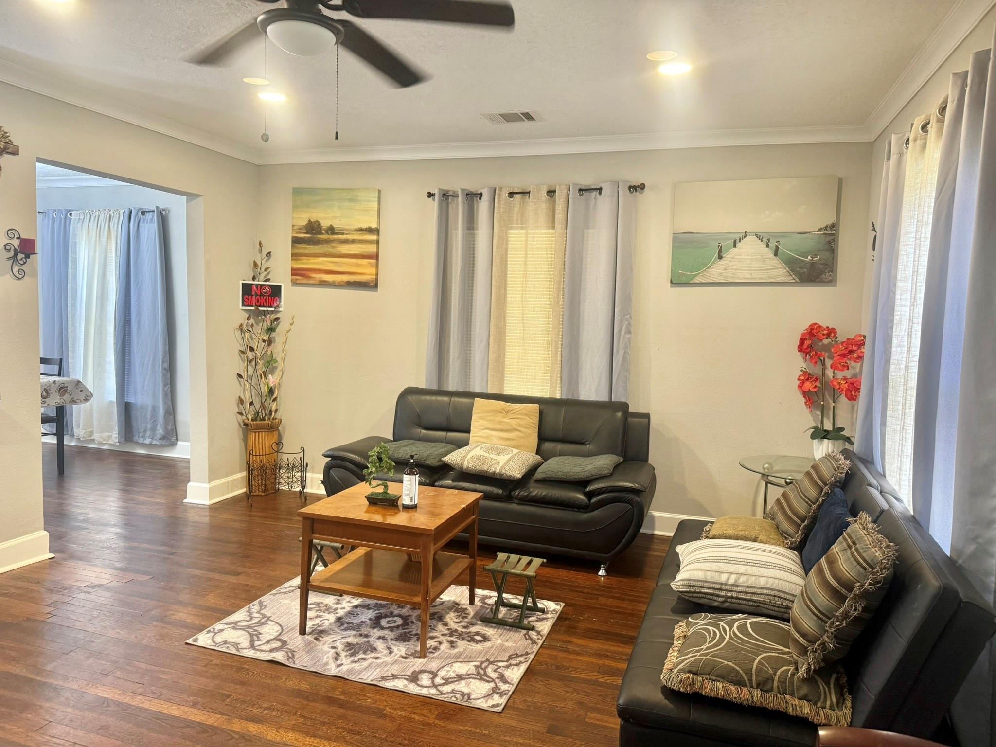 19 4th Avenue N