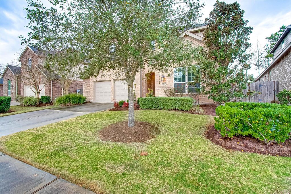 Photo of 8219 Peppervine Court, Conroe, TX 77385 (MLS # 96765034)