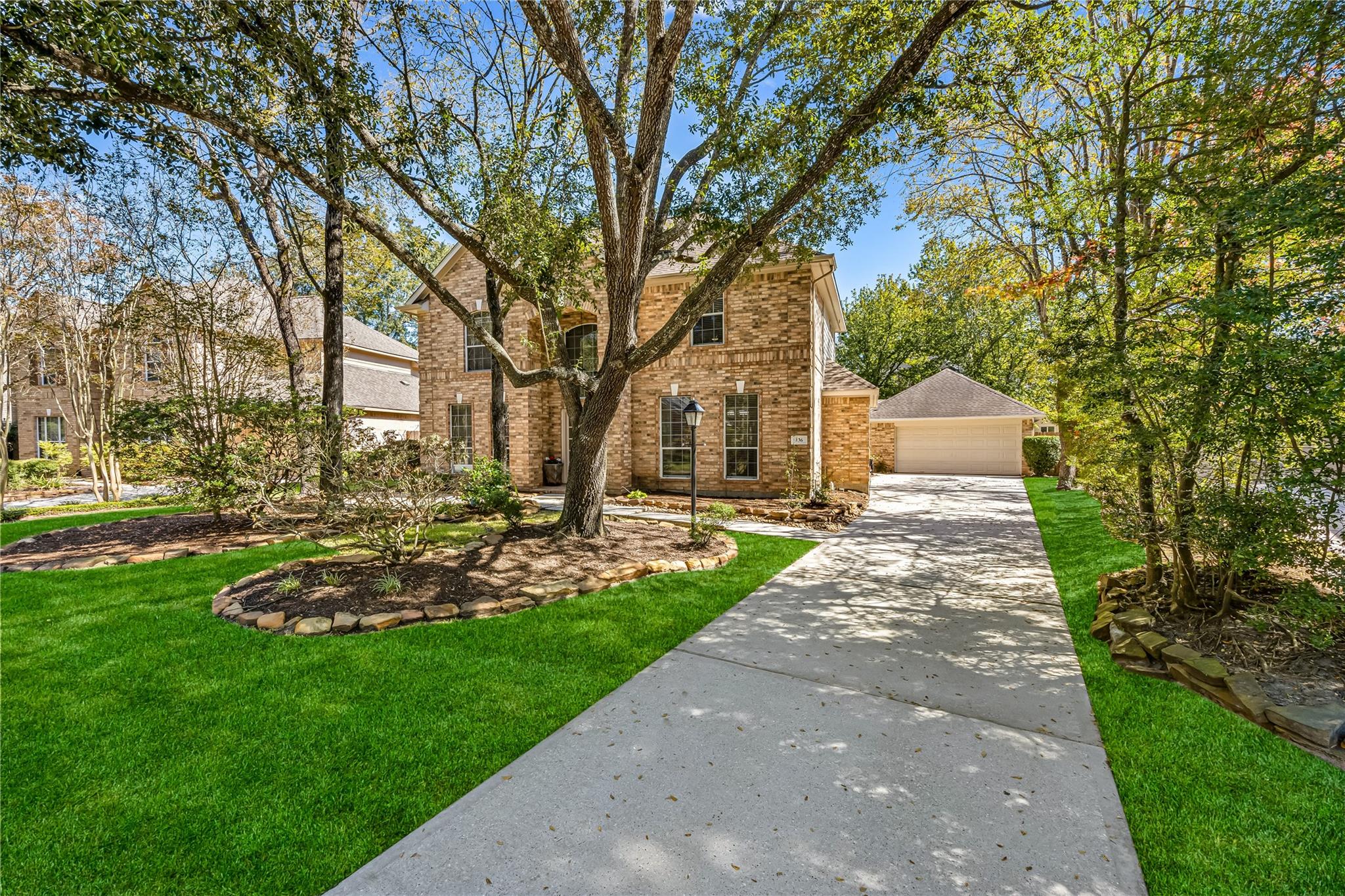 136 S Goldenvine Circle