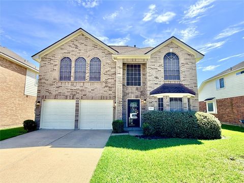Photo of 4011 Hawthorne Glen Court, Fresno, TX 77545 (MLS # 41991537)