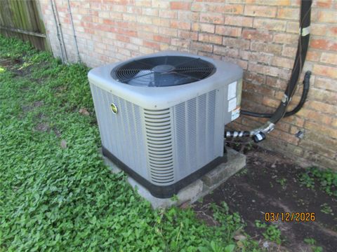 Tiny photo for 403 Lotus Street, Lake Jackson, TX 77566 (MLS # 69572719)